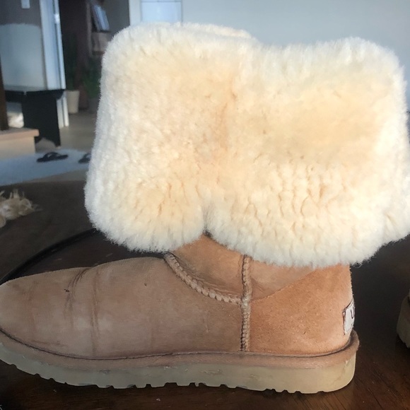 Tan Ugg Bailey Button Boot - Picture 2 of 8